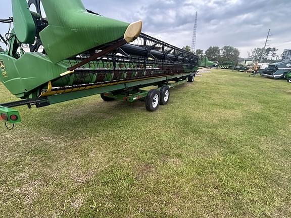 Image of John Deere 635F equipment image 1