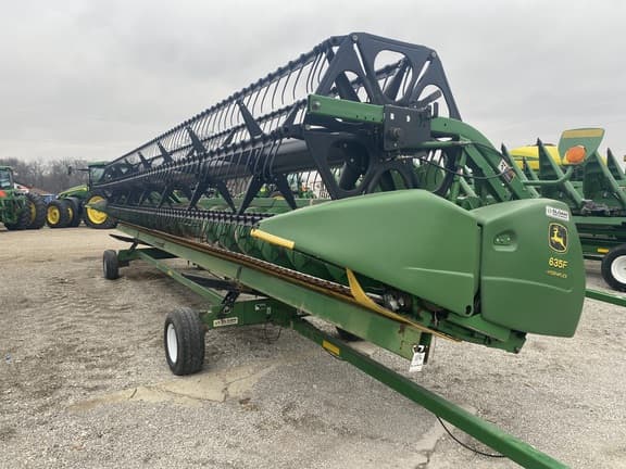 Image of John Deere 635F equipment image 3