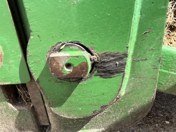 Image of John Deere 735 equipment image 4