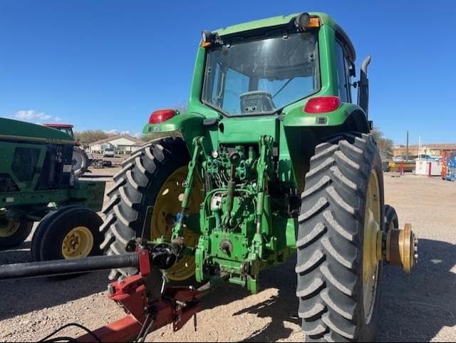 Image of John Deere 7420 equipment image 4