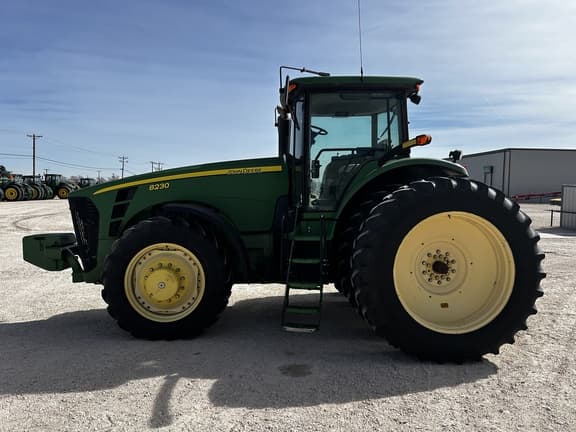Image of John Deere 8230 equipment image 1