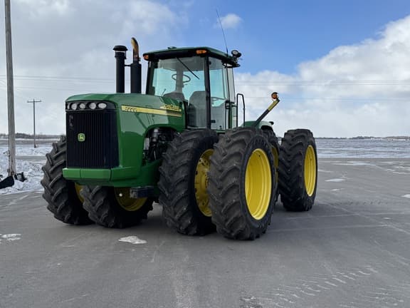 Image of John Deere 9220 equipment image 2
