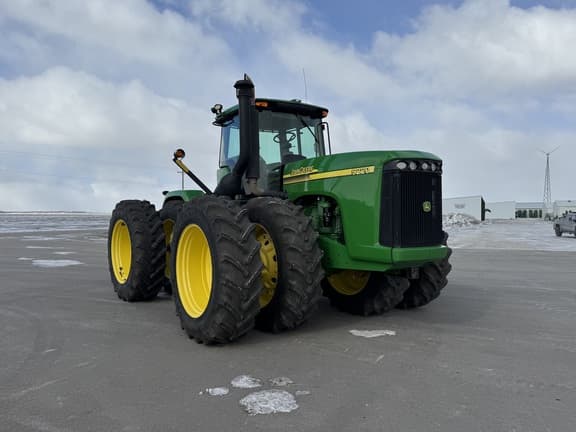 Image of John Deere 9220 equipment image 1