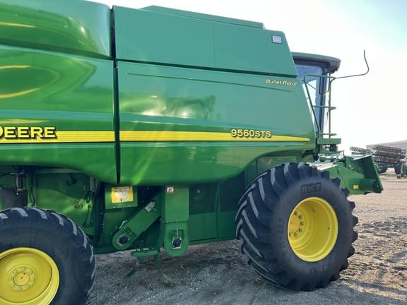 Image of John Deere 9560 STS equipment image 3