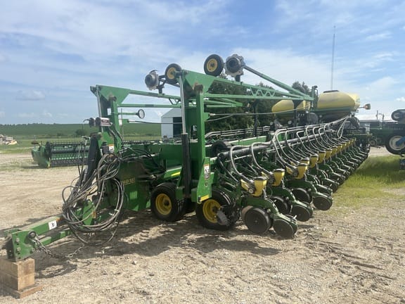 2006 John Deere DB80 Equipment Image0