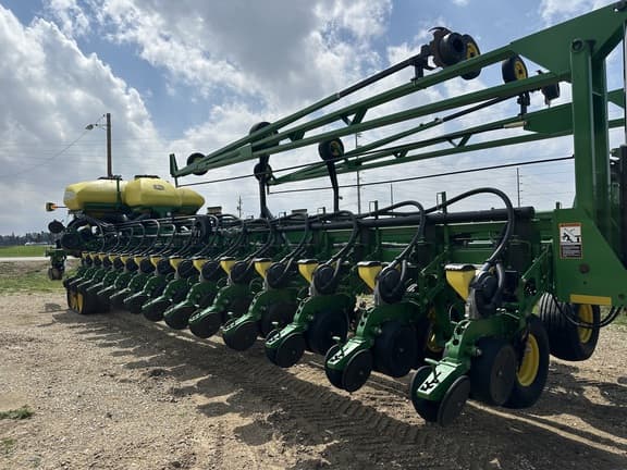 Image of John Deere DB90 equipment image 2
