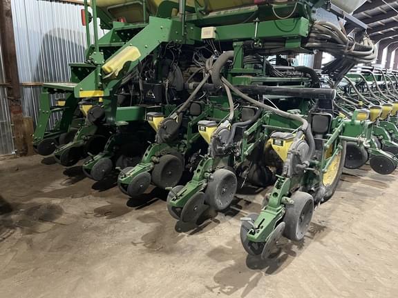 Image of John Deere DB90 equipment image 3