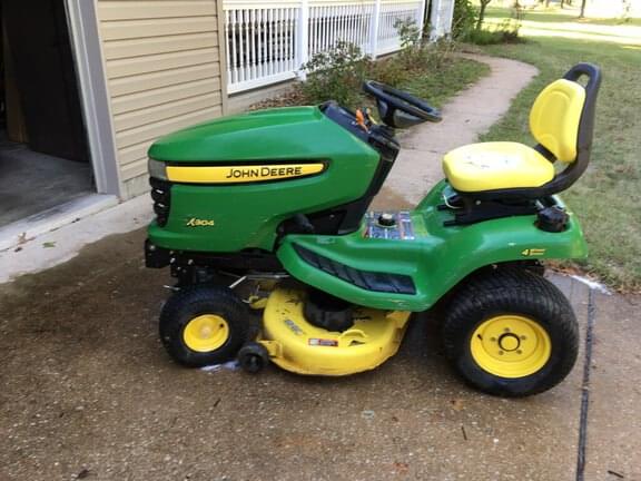 Image of John Deere X304 Image 0