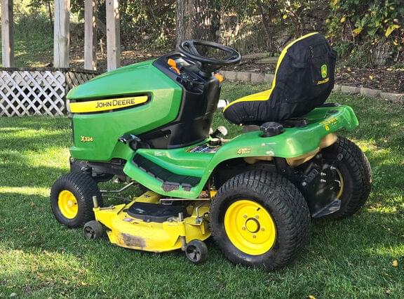 Image of John Deere X324 equipment image 1