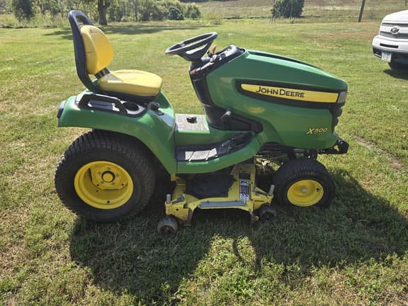 Image of John Deere X500 equipment image 1