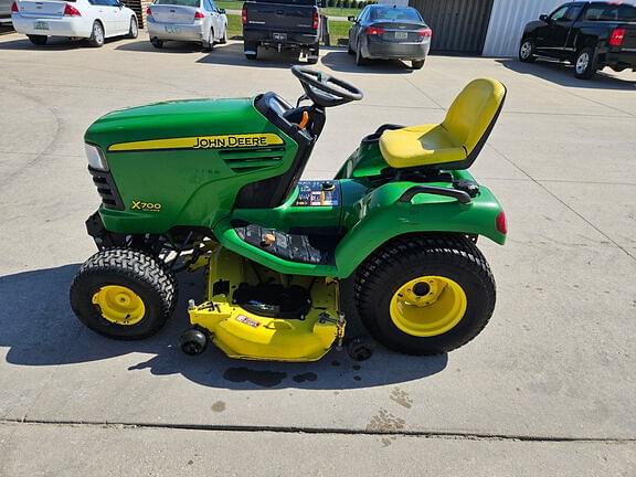 Image of John Deere X700 Primary image