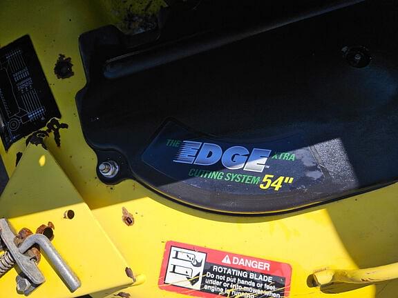 Image of John Deere X700 equipment image 1