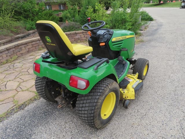 Image of John Deere X720 equipment image 2