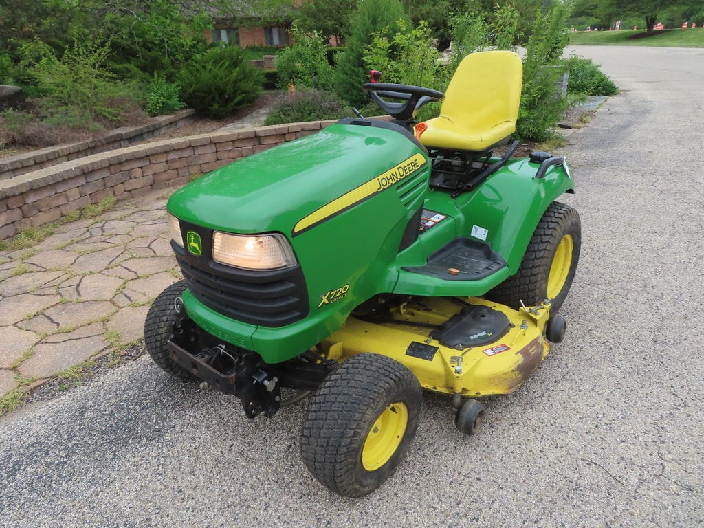 2006 John Deere X720 Equipment Image0