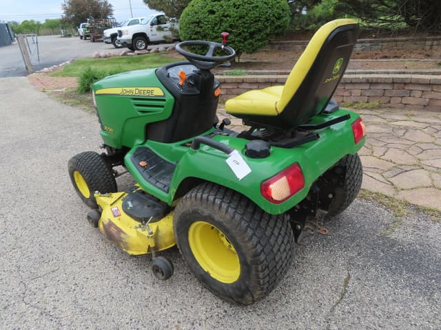 Image of John Deere X720 equipment image 3
