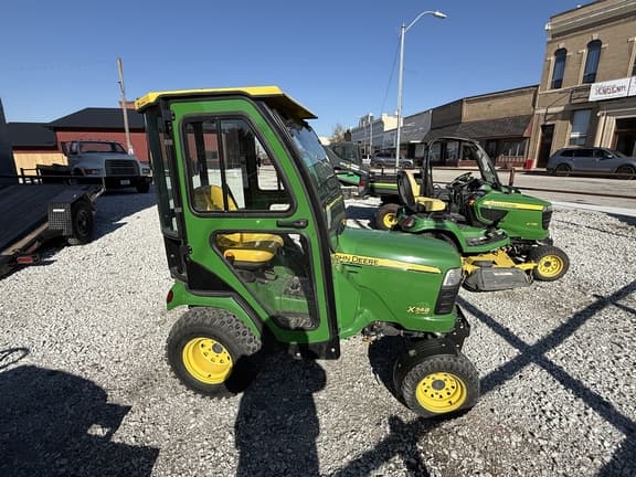 Image of John Deere X748 equipment image 2