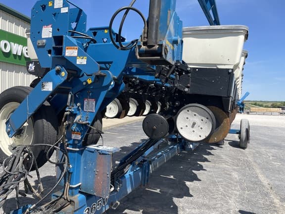 Image of Kinze 3650 equipment image 2