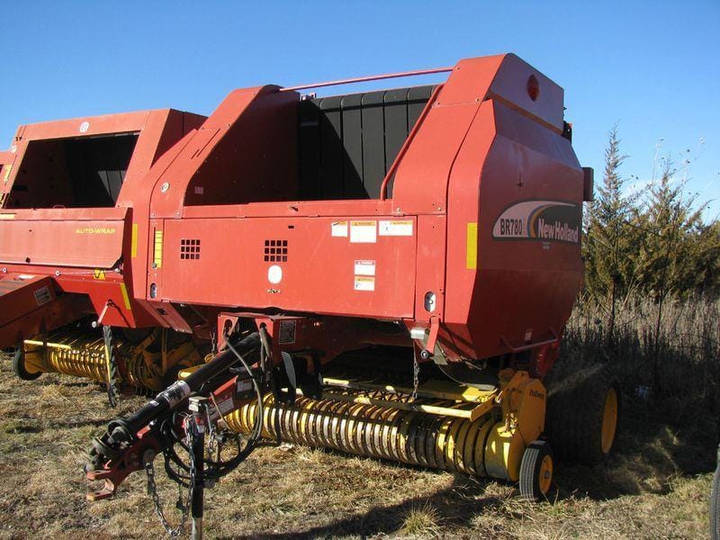 2006 New Holland BR780A Equipment Image0
