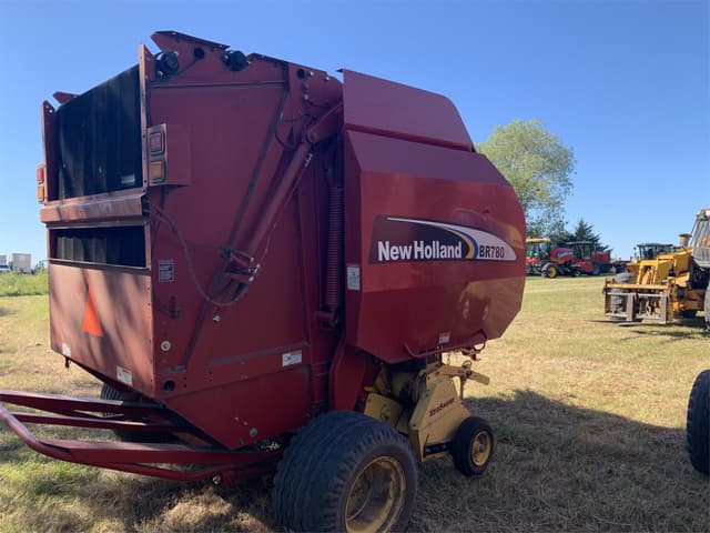 Image of New Holland BR780A equipment image 1