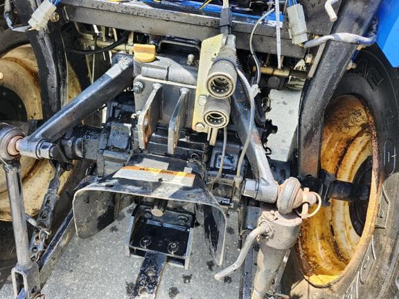 Image of New Holland TC34DA equipment image 2