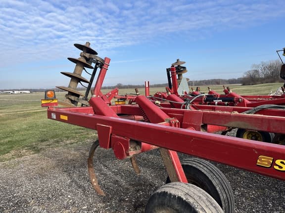 Image of Sunflower 4511-13 equipment image 4