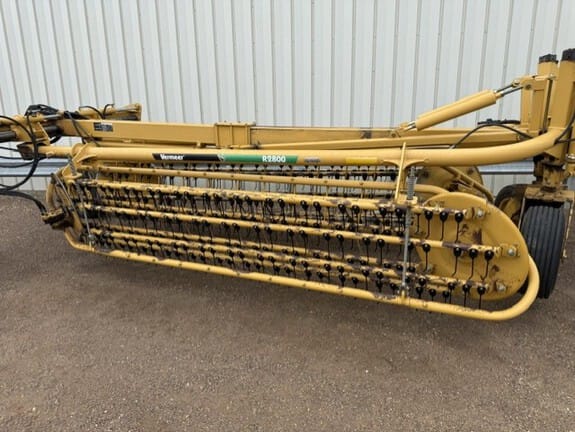 2006 Vermeer R2800 Equipment Image0