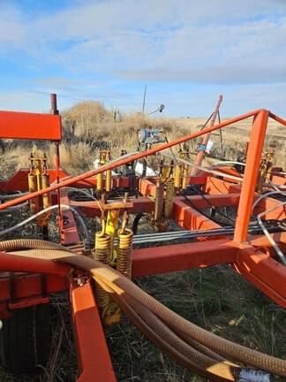 Image of Bourgault 9200 equipment image 1