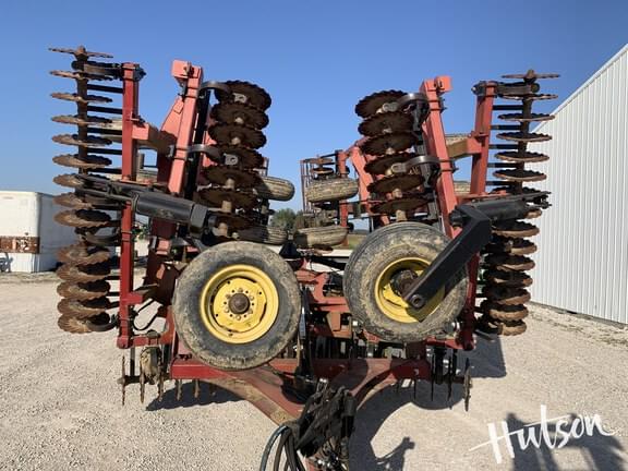 Image of Case IH 330 equipment image 2