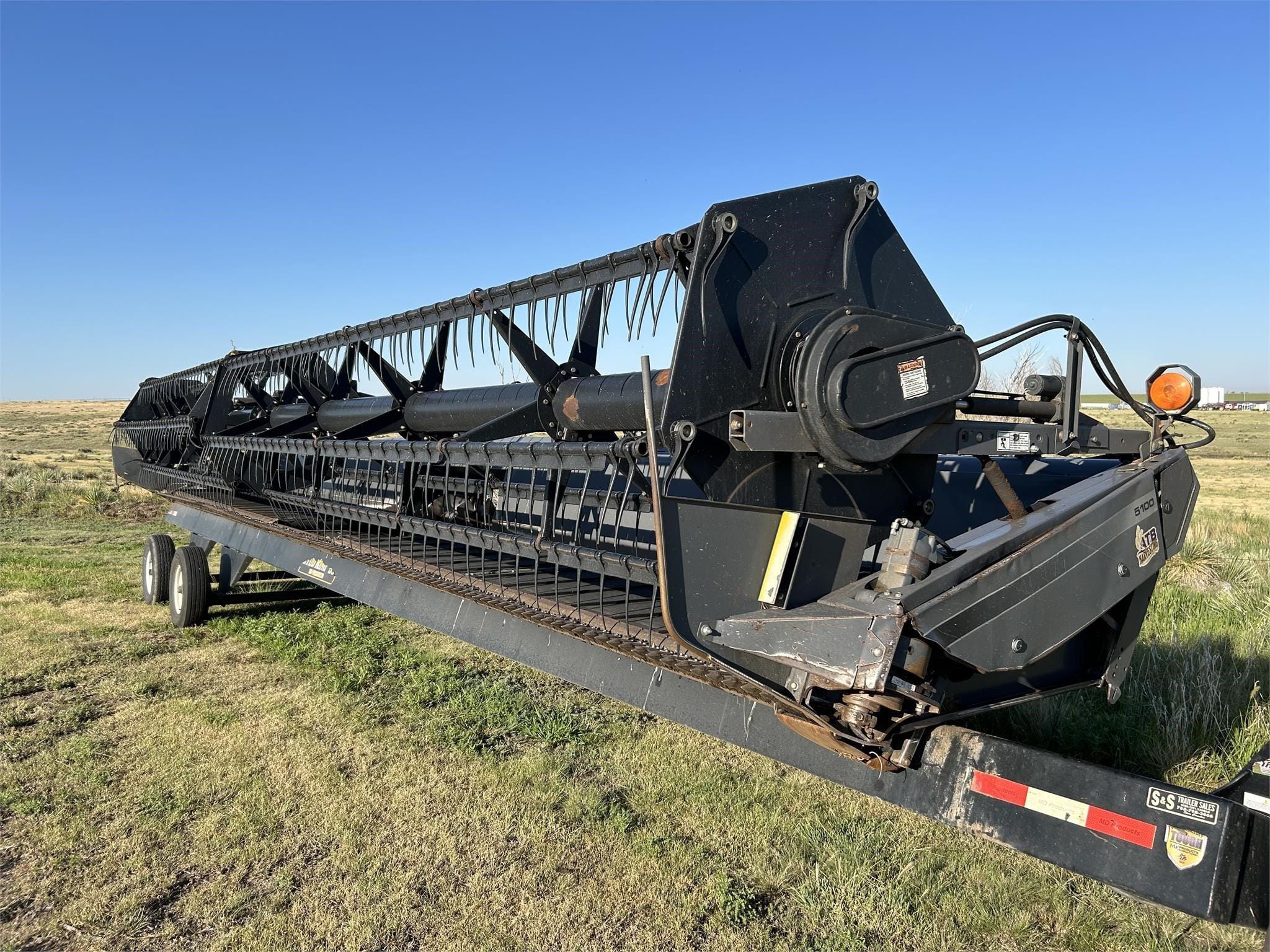 2007 Gleaner 5100 Equipment Image0