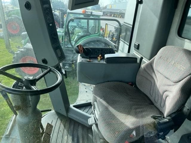 Image of Gleaner R65 equipment image 4