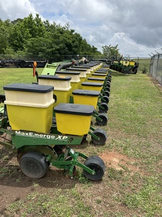 Image of John Deere 1720 equipment image 2