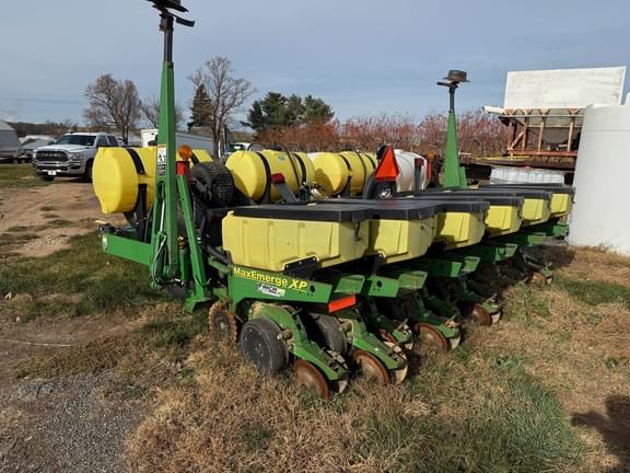 Image of John Deere 1780 equipment image 1
