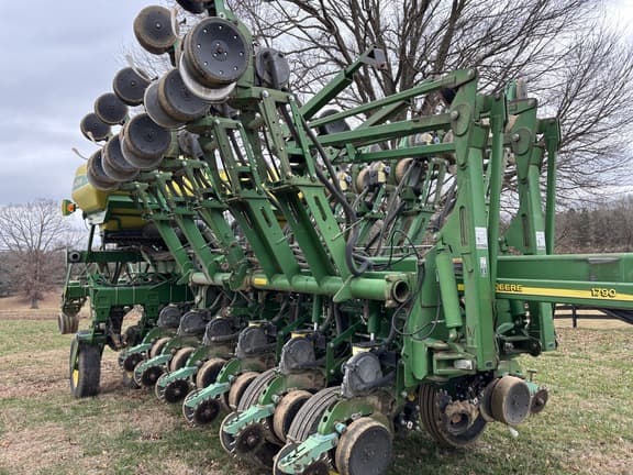 Image of John Deere 1790 equipment image 1