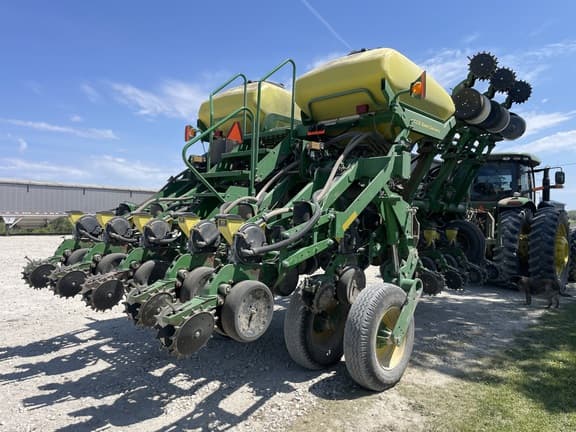 Image of John Deere 1790 equipment image 4