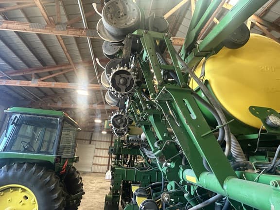Image of John Deere 1790 equipment image 4