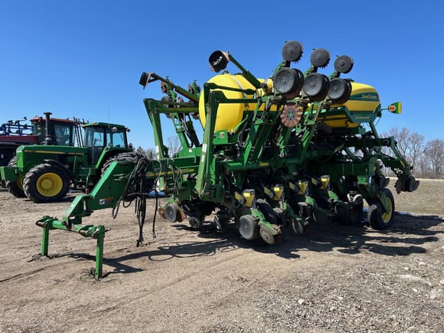 Image of John Deere 1790 equipment image 1