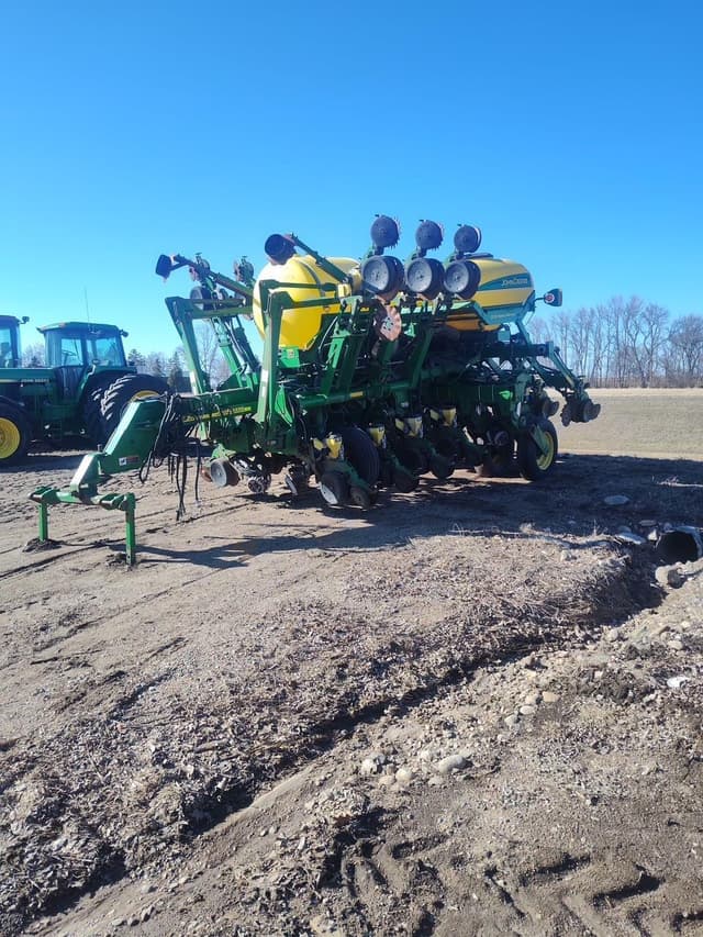 Image of John Deere 1790 equipment image 3