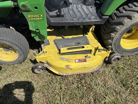 Image of John Deere 2305 equipment image 3