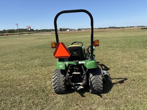 Image of John Deere 2305 equipment image 2