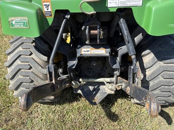 Image of John Deere 2305 equipment image 4