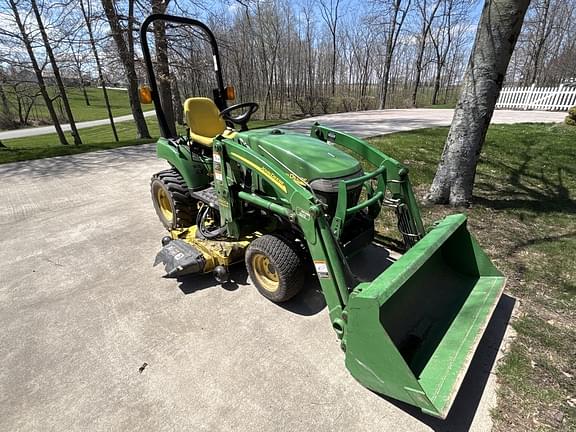 Image of John Deere 2305 equipment image 1