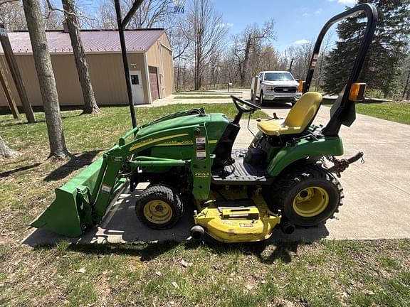 Image of John Deere 2305 equipment image 2