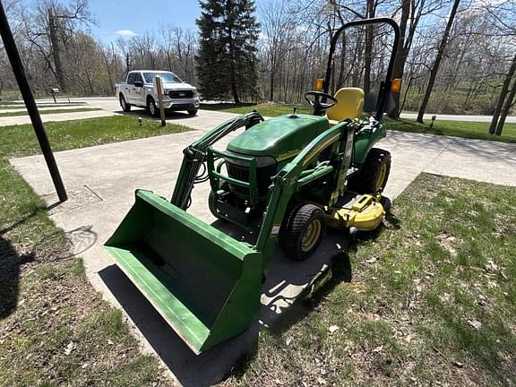 Image of John Deere 2305 equipment image 4