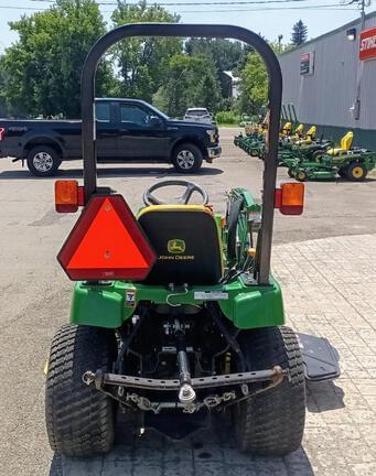 Image of John Deere 2305 equipment image 4