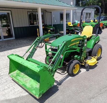 Image of John Deere 2305 equipment image 1