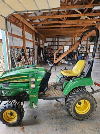 2007 John Deere 2305 Equipment Image0