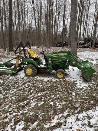2007 John Deere 2305 Equipment Image0