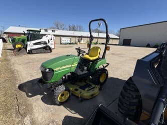 Image of John Deere 2305 equipment image 4