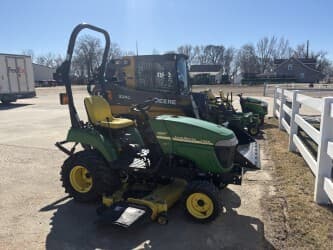 Image of John Deere 2305 equipment image 1