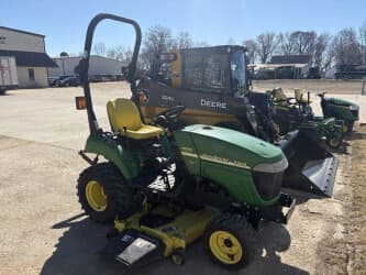 Image of John Deere 2305 equipment image 3